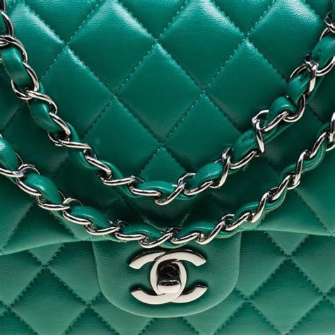 borsa chanel verde fluo|moda Chanel borse.